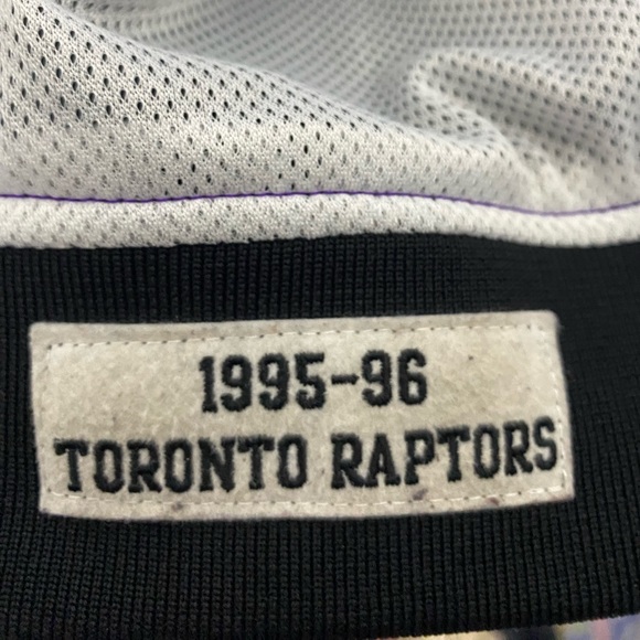 NBA Hardwood Classic Mitchell & Ness Vintage Toronto Raptors Jacket With Tags - Picture 4 of 8